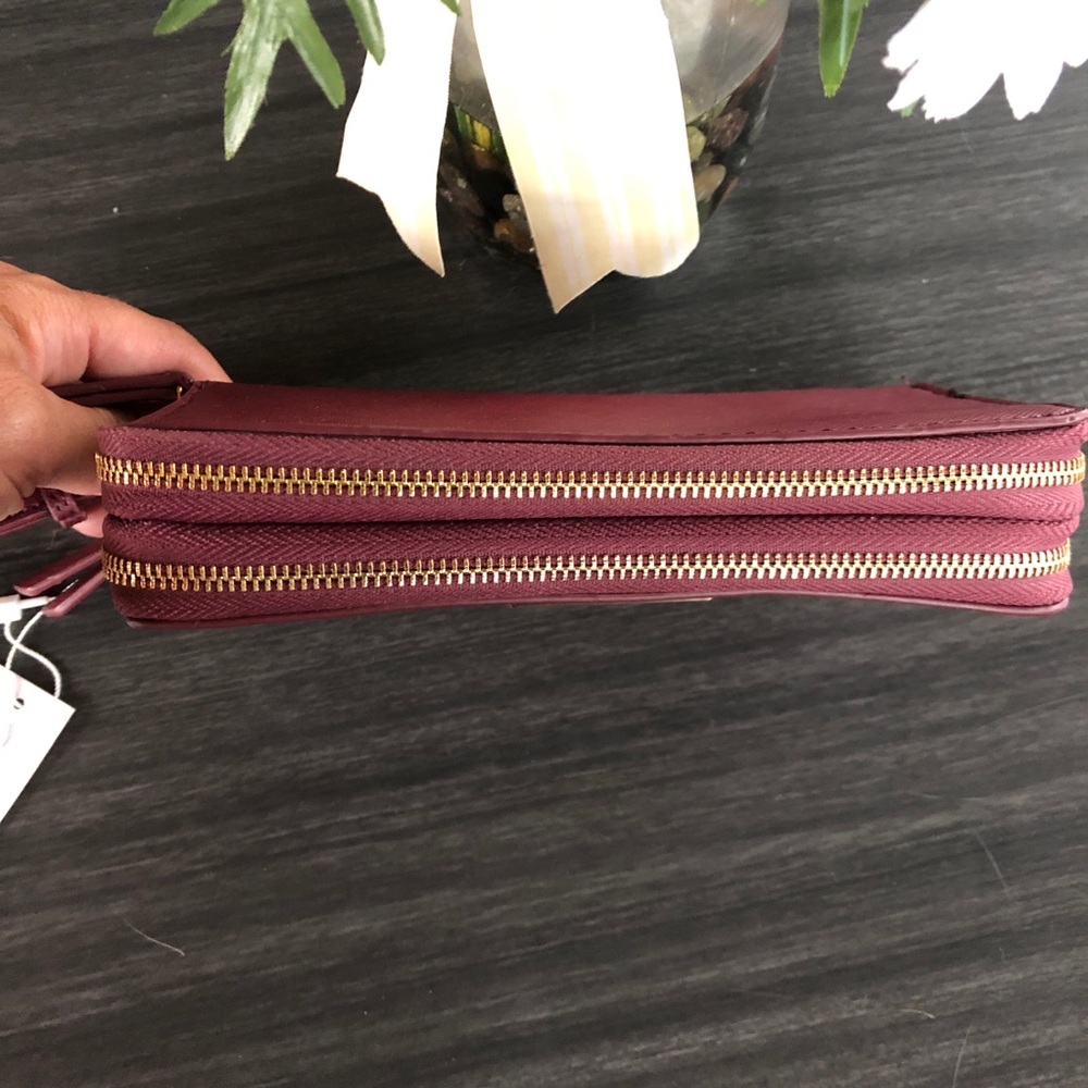 NWT NY and Company wristlet - Picture 6 of 8